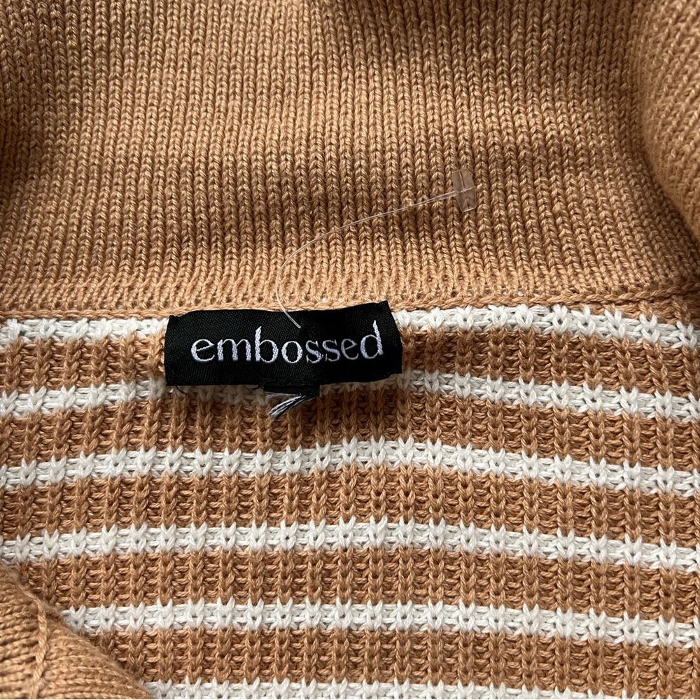 Embossed Striped Collared Knit Sweater - Picture 3 of 7